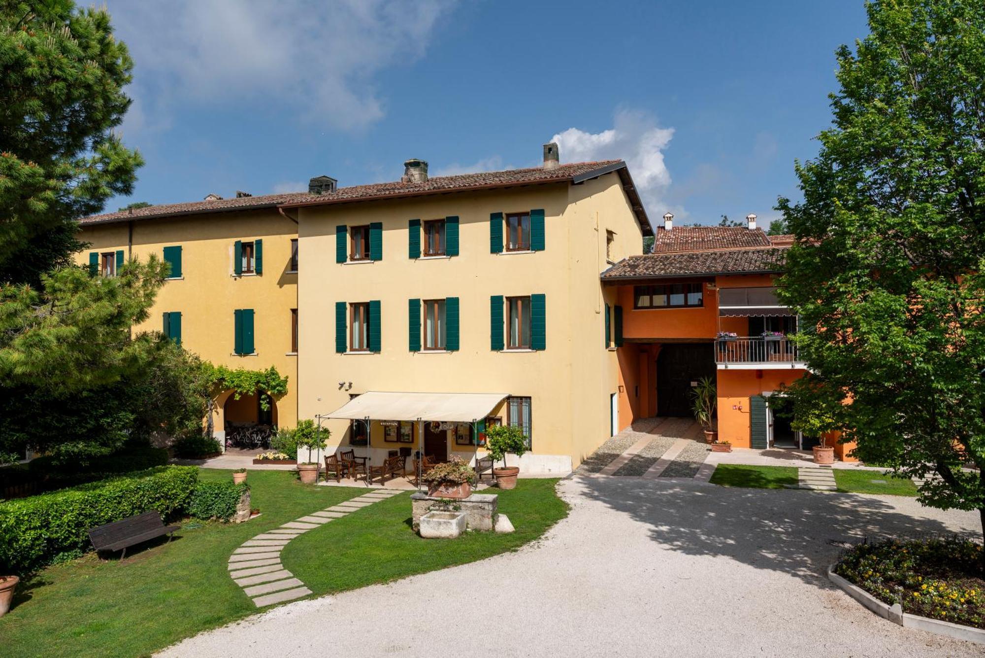 Agriturismo La Filanda Манерба-дель-Гарда Экстерьер фото